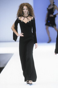 362634265_ThierryMugler1999WomenRTW109.thumb.jpg.64c3b7aaa4adda5e0c4f32e37a9ac279.jpg