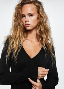 37093840_99_D4.jpg
