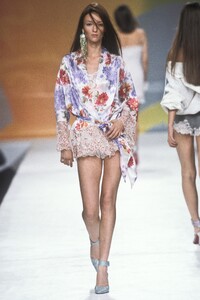 372014843_EmanuelUngaro2000WomenRTW65.thumb.jpg.806d682a71bfc545d05b4fb075f4d604.jpg