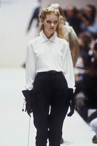 456609153_Hermes1989WomenRTW79.thumb.jpg.6d00c34e4298f84c9c2a2b785a4ba992.jpg