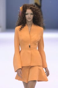 457886700_ThierryMugler1999WomenRTW83.thumb.jpg.7f7f4729775db9ead385469d25d20a1b.jpg