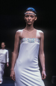 461169991_PacoRabanne1998WomenRTW72.thumb.jpg.adf055d96712fb4766a0508e50a7c929.jpg