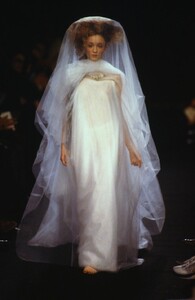 485984846_JeanPaulGaultier1998HauteCouture108.thumb.jpg.a2c31a3c2dc8cbeb5b00365000d4c98f.jpg