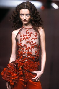 494676990_Valentino1999WomenRTW151.thumb.jpg.e60ec1f55f6024cb63686b6a18268d3f.jpg