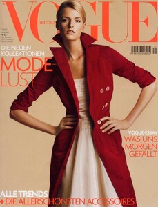 538961725_Vogue(DE)2005-1PHtbd.thumb.jpg.3f90d05c54417ac21707930390f3eec1.jpg