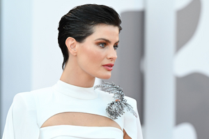 'White Noise' And Opening Ceremony Red Carpet - 79th Venice International Film Festival [40].png