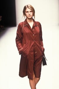 67958154_Prada2000WomenRTW38.thumb.jpg.4535e02d0ba499064399266448b66f18.jpg