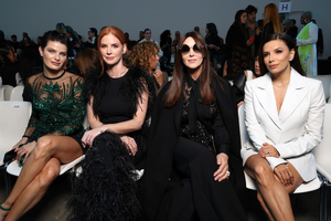 690548655_ElieSaab-FrontRow-ParisFashionWeek-WomenswearSpring-Summer202327.png