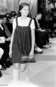 CATWALK CHANEL CRUISE 1994 FW (9).jpg