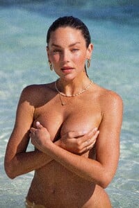855305932_TillySmith_NathalieRoser_Series32.1(19).thumb.jpg.203c517bf0fc7e2f4d8a0fdc0a3567b5.jpg