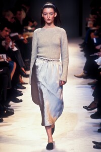 928742890_Cerruti1998WomenRTW11.thumb.jpg.ab8cd86d0fc6e3707150c02b201cedca.jpg
