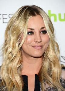 937727721_KaleyCuoco-PaleyFest@SabanTheatreinBeverlyHills2013_03_13.thumb.jpg.d47efae9bfb8e1bb8c0b638dcaf2e5ff.jpg