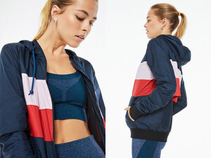 960562737_CarolineKelley-Bandier2019Navy3.thumb.jpg.479a3fc273322b18633656201c487d4f.jpg