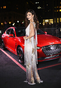 990678711_VictoriaJustice-HarpersBazaarIconsParty@NYC2018_09_0741.thumb.jpg.799509b5a2c9031b4aa285e071ffc897.jpg