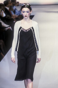 995114619_Blumarine1998WomenRTW156.thumb.jpg.b0e1a69a42284b29fd321f7c96cf1846.jpg