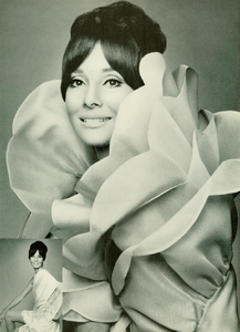 AH_Barbieri_Vogue_Italia_July_August_1969_02.thumb.png.0e0005c03317cd9bcb8a96eab3077f7f.png