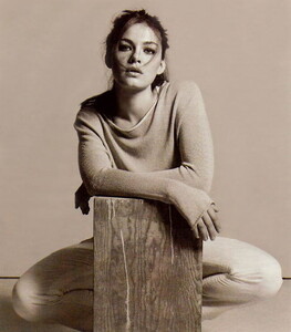 Alexa_Davalos_014.jpg