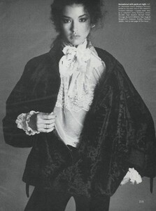 Avedon_US_Vogue_December_1977_04.thumb.jpg.4ec2f665e4154dca3fb2af240e7287f0.jpg