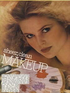 Beauty_US_Vogue_February_1977_01.thumb.jpg.c6dd6cda0215fcb9c9224635f1336aa3.jpg