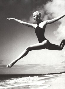 Brazilian_Testino_US_Vogue_July_2012_09.thumb.jpg.bb75ef72a41097f10ca5fd5c63d21e0a.jpg