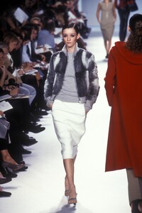 Celine-FW-99-2.thumb.jpg.7bb36ad1c27a00993b530a6108df660a.jpg