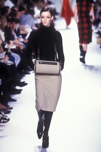 Celine-FW-99-3.thumb.jpg.3cd3f4679e7b8389cca880c13dc7843f.jpg