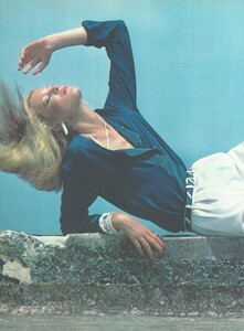 Demarchelier_US_Vogue_November_1979_01.thumb.jpg.1d7209735810ac3eb81c2620b6a2f419.jpg