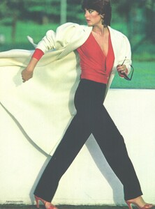 Demarchelier_US_Vogue_November_1979_03.thumb.jpg.7acba09790e72a10c0ddd1d0eda0838d.jpg