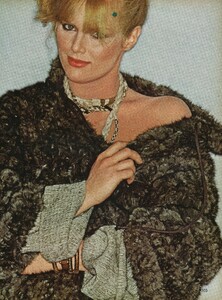 Demarchelier_US_Vogue_September_1977_08.thumb.jpg.32f83d7189be7434a7eb6f6c7835f3c7.jpg