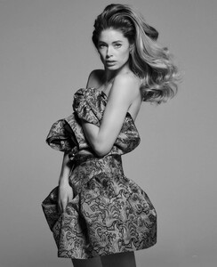 Doutzen-Kroes-by-Chris-Colls-for-Elle-US-March-2020-7.thumb.jpg.cbf5931f5a4caf5b5597198840932698.jpg