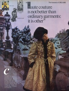 Dreams_Michals_US_Vogue_December_1976_05.thumb.jpg.a1044b6f730e13ccb3056551b1d811db.jpg