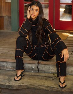 ELLIS_CROP_TOP_ELLIS_PANT_BLACK_4_590d1803-ed71-40ee-bc3e-8cb0d5c51176.jpg