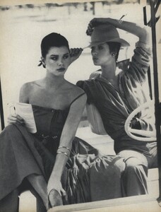 Elgort_US_Vogue_January_1977_04.thumb.jpg.ff1ca5ccba30ce917e05a5fa3a7b6a8a.jpg