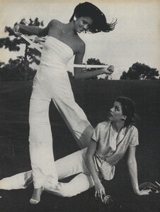 Elgort_US_Vogue_January_1977_08.thumb.jpg.40e4432f8ccb2538b9bacd1eb2d5852d.jpg