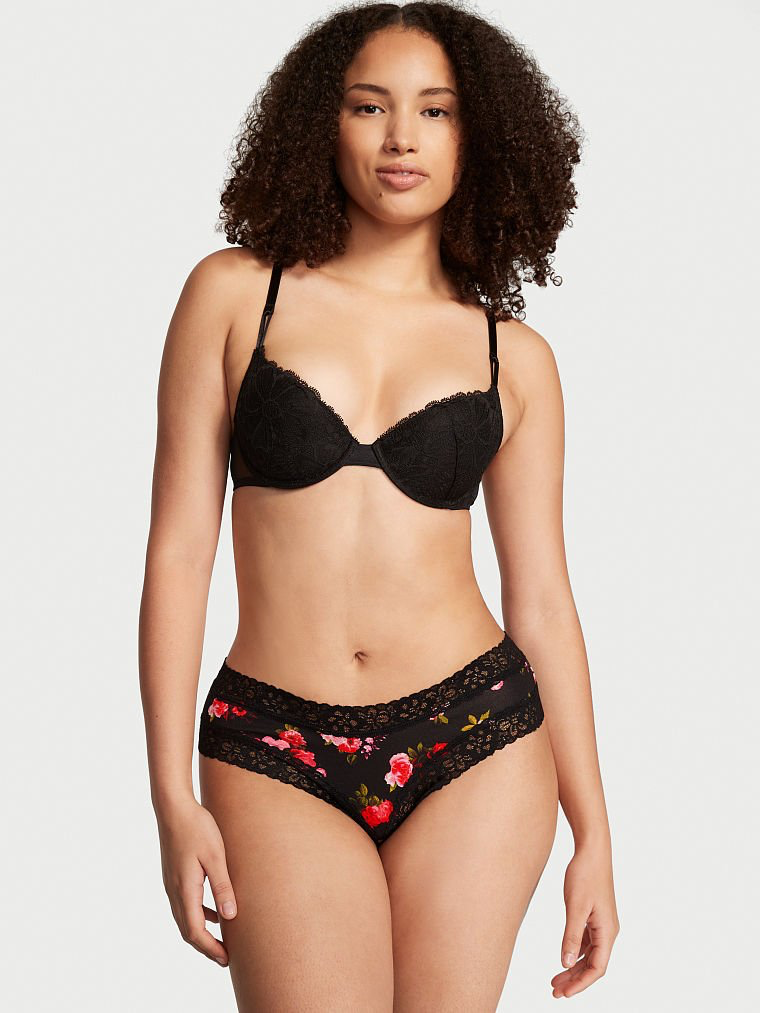 Naomie Curly