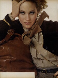 Fall_Avedon_US_Vogue_September_1976_01.thumb.jpg.1996e9ef0cb2282859ba995ad0a2b300.jpg