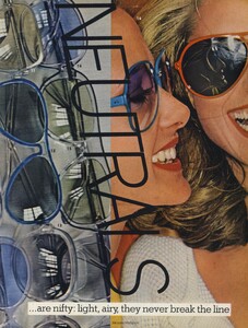 Flowers_US_Vogue_March_1977_04.thumb.jpg.204d013a94419c17f0556d7efbe57dc8.jpg