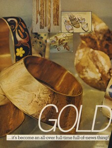 Flowers_US_Vogue_March_1977_05.thumb.jpg.5545cbbe2d7eb9bb16937e9ec99fc9f0.jpg
