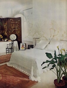 Horst_US_Vogue_October_1976_04.thumb.jpg.91a9c95feb79dc4a2cf299b6ca234a89.jpg