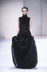 Lanvin-FW-1999-5.thumb.jpg.60eca51cf174b635bd1d19f6fe6c0b0f.jpg