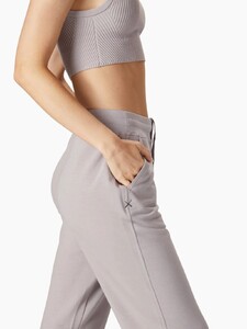 PUTTY_RelaxedSweatpant4282_768x_crop_center@2x.progressive.jpg