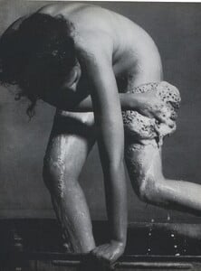 Penn_US_Vogue_February_1979_01.thumb.jpg.f04d8642c09aa89c723bf10ce39658cb.jpg