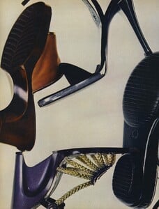Penn_von_Wangenheim_US_Vogue_March_1977_01.thumb.jpg.1191fcb1b913da6b48ac83a86457aecb.jpg