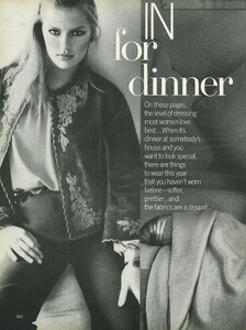 Richardson_US_Vogue_September_1977_01.thumb.jpg.10a613cf7f3ebbcf2d8951a6001a5079.jpg