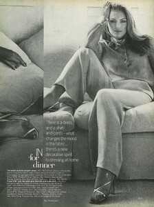 Richardson_US_Vogue_September_1977_04.thumb.jpg.6142b5833da0dc9119fb8bdf080cac89.jpg