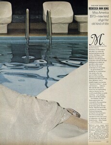 Romantics_US_Vogue_December_1973_10.thumb.jpg.16b2575e91b1616421db75783bda8d49.jpg