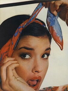 Scarf_Avedon_US_Vogue_March_1977_03.thumb.jpg.7cabbd9420ad420ecc1abbf599d15ce5.jpg