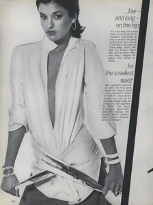 Scarf_Avedon_US_Vogue_March_1977_07.thumb.jpg.4ca26331717310c2fa76e010e4747773.jpg