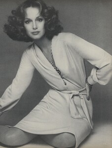 Scavullo_US_Vogue_February_1974_12.thumb.jpg.c8d0c9bbd60ed20e70522f5b6036c7b7.jpg