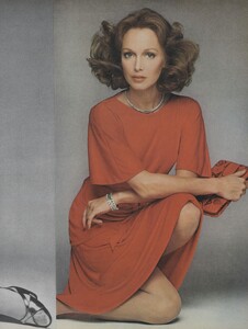 Scavullo_US_Vogue_February_1974_16.thumb.jpg.05b49a19a3fb7acd2553a4f712576fe5.jpg